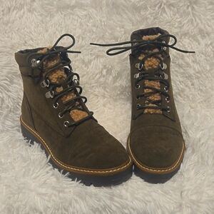 Olive and Faux fur boots